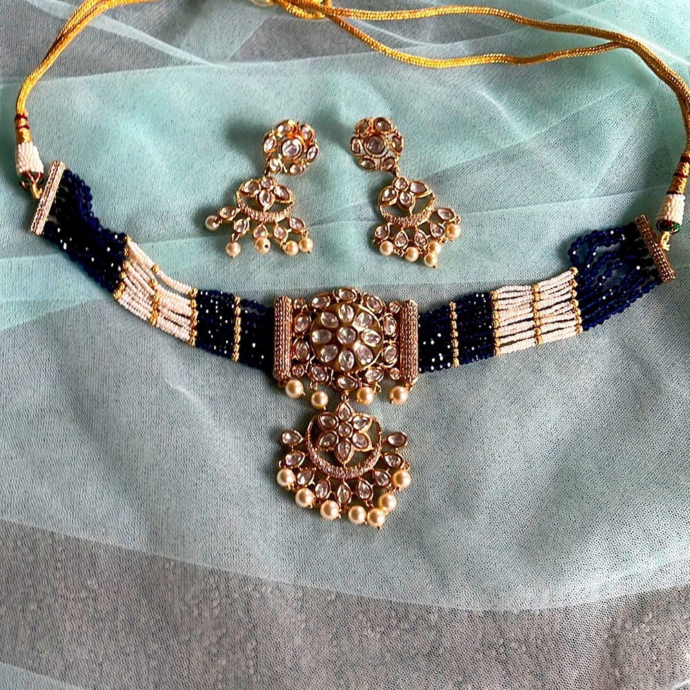Beautiful choker set